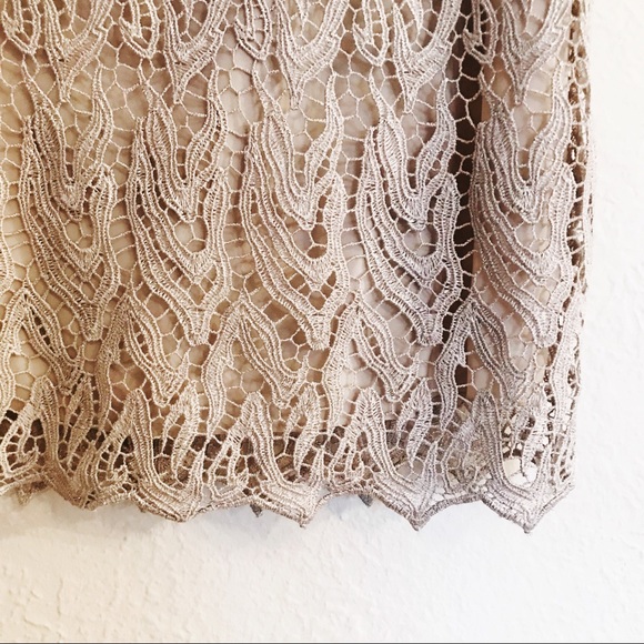 Alice + Olivia Grey Metallic Lace Sheath Dress - Picture 4 of 8